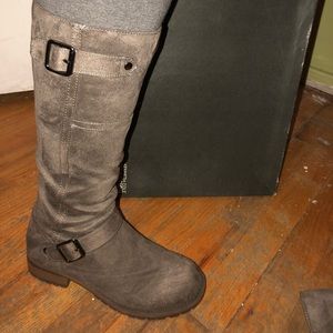 Size 7 Kenneth Cole Reaction, Tall Grey boots